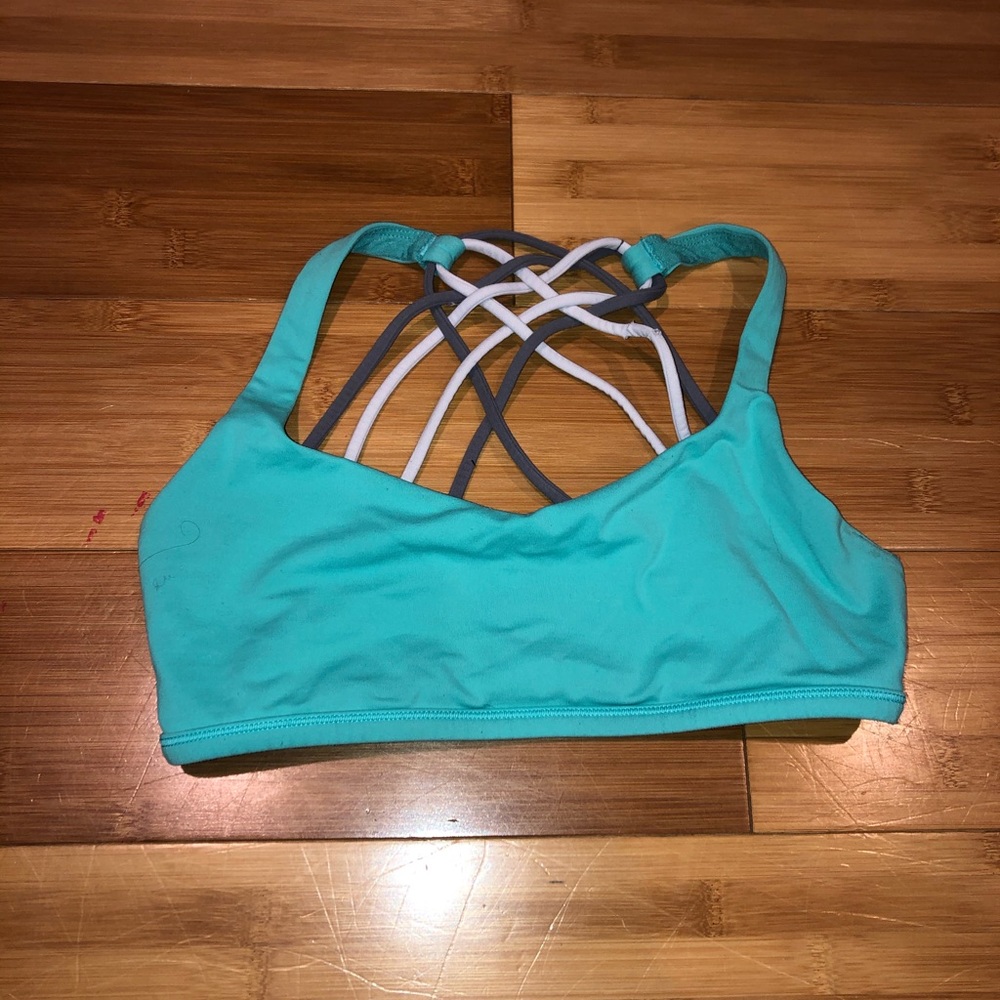 Lululemon free to be sports bra